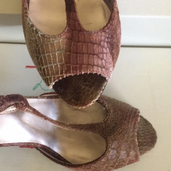 Lou Lou de la Falaise peep toe pumps - Picture 6 of 11